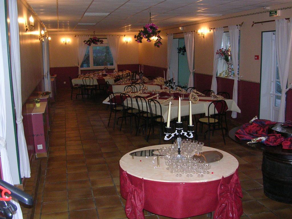 Auberge Des Etangs Roussent Buitenkant foto
