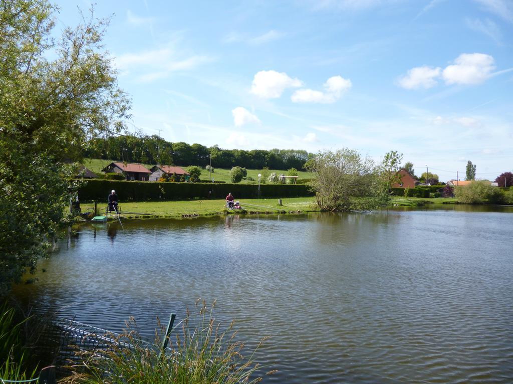 Auberge Des Etangs Roussent Buitenkant foto