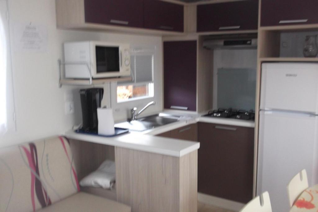 Auberge Des Etangs Roussent Kamer foto